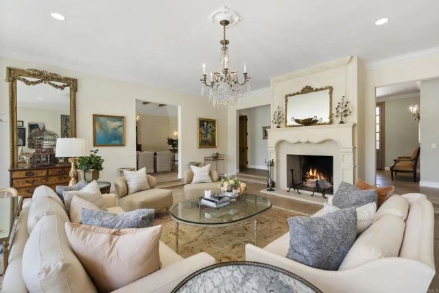 16560 El Camino Real, Rancho Santa Fe, CA 92067