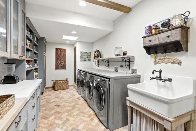 16560 El Camino Real, Rancho Santa Fe, CA 92067