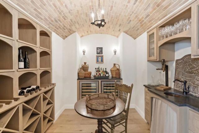 16560 El Camino Real, Rancho Santa Fe, CA 92067