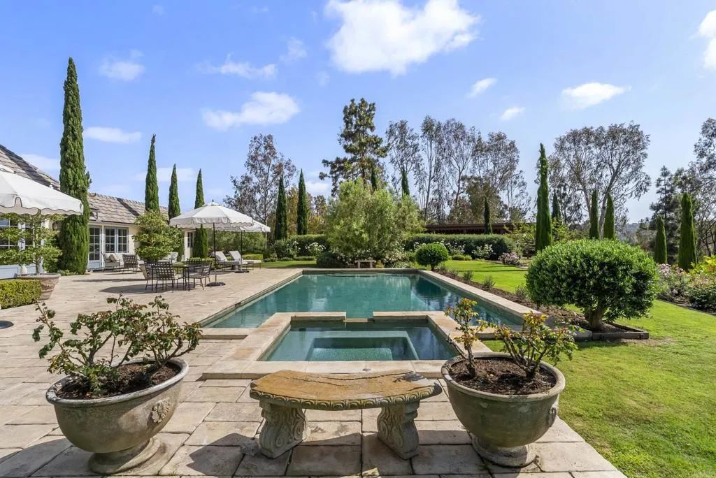 16560 El Camino Real, Rancho Santa Fe, CA 92067