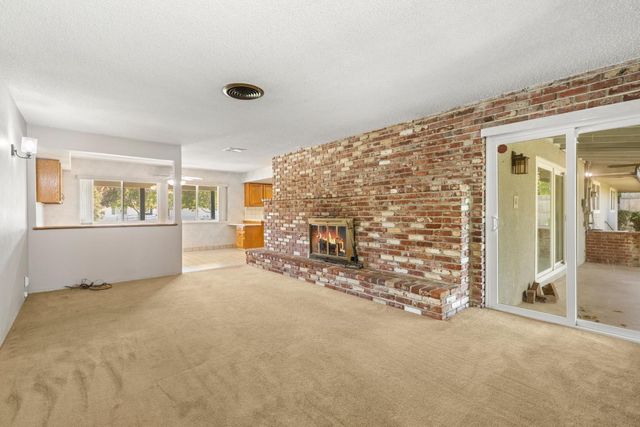 1512 W San Jose Avenue, Fresno, CA 93711
