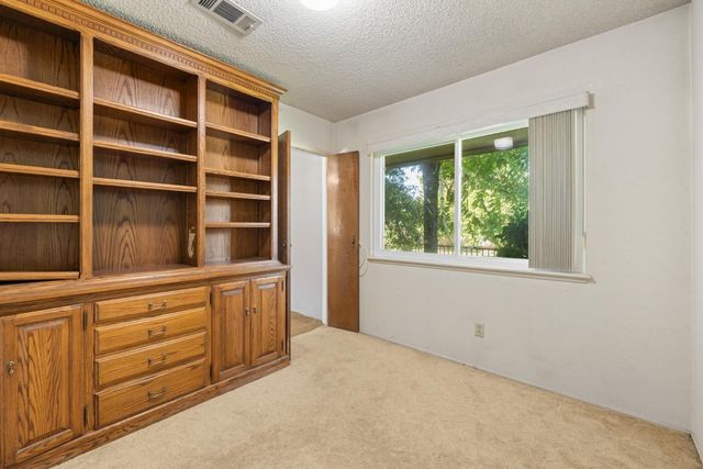 1512 W San Jose Avenue, Fresno, CA 93711