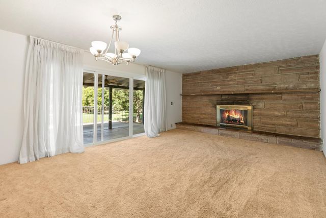 1512 W San Jose Avenue, Fresno, CA 93711