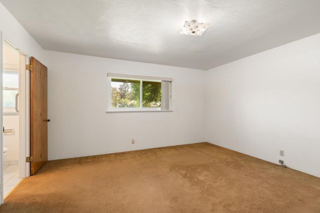 1512 W San Jose Avenue, Fresno, CA 93711