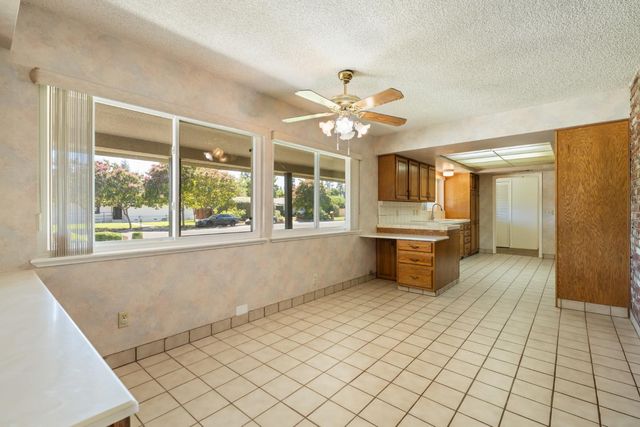 1512 W San Jose Avenue, Fresno, CA 93711