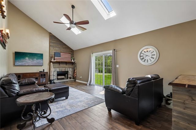 317 Fassinger Rd, Connoquenessing Twp, PA 16033