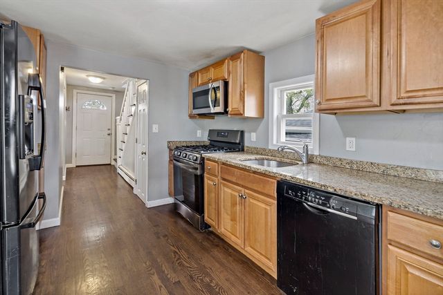 6 Lindsell St, Saugus, MA 01906