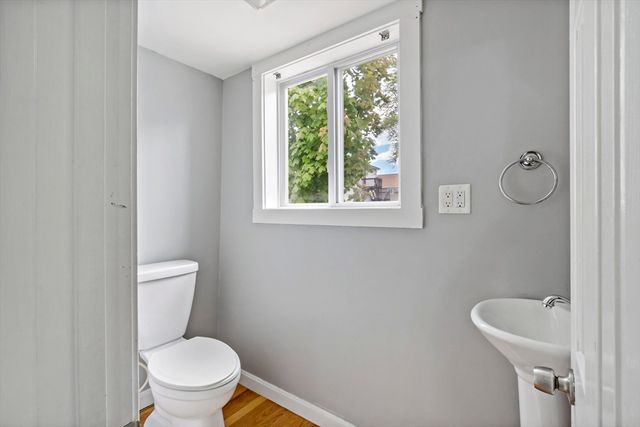 6 Lindsell St, Saugus, MA 01906