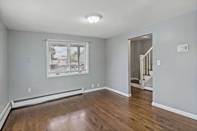 6 Lindsell St, Saugus, MA 01906