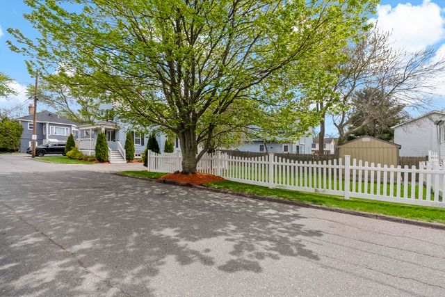 6 Lindsell St, Saugus, MA 01906