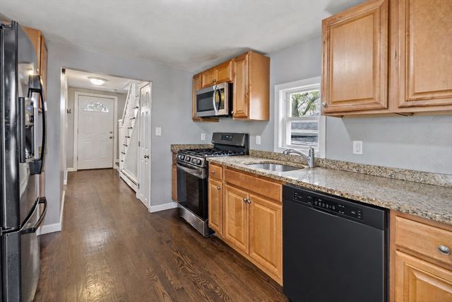 6 Lindsell St, Saugus, MA 01906