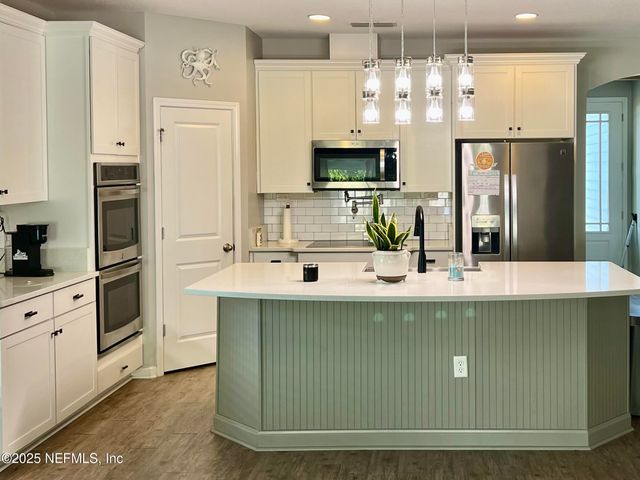 3955 HAMMOCK BLUFF Circle, Jacksonville, FL 32226