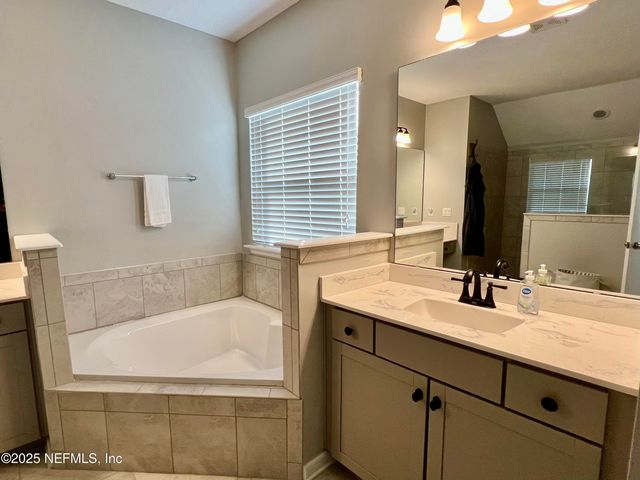 3955 HAMMOCK BLUFF Circle, Jacksonville, FL 32226