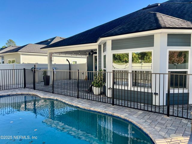 3955 HAMMOCK BLUFF Circle, Jacksonville, FL 32226