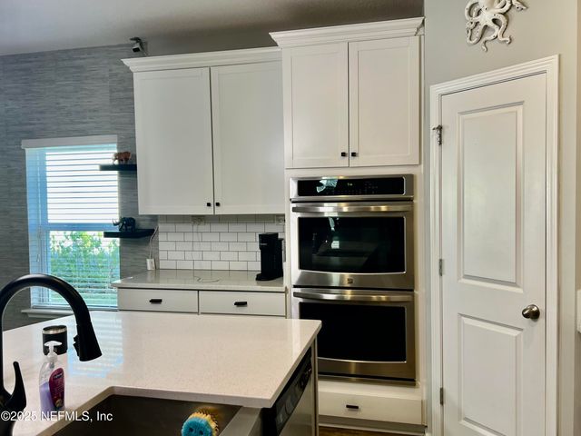 3955 HAMMOCK BLUFF Circle, Jacksonville, FL 32226