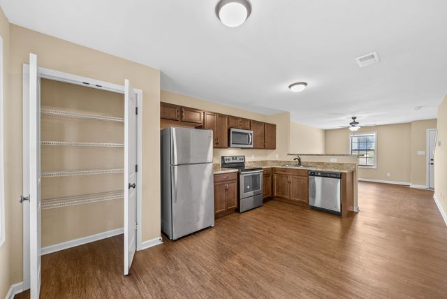 165 Center Pointe Dr Apt A, Clarksville, TN 37040