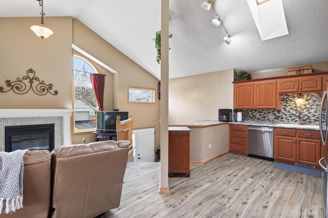 14810 40th Avenue N, Plymouth, MN 55446