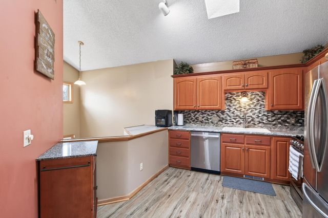 14810 40th Avenue N, Plymouth, MN 55446