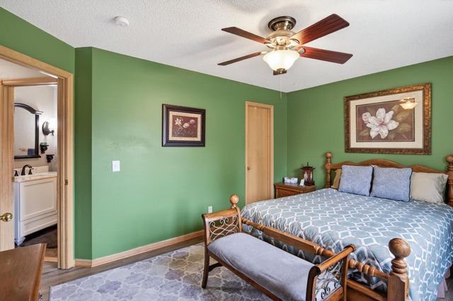 14810 40th Avenue N, Plymouth, MN 55446