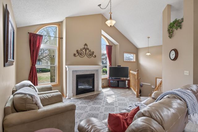 14810 40th Avenue N, Plymouth, MN 55446