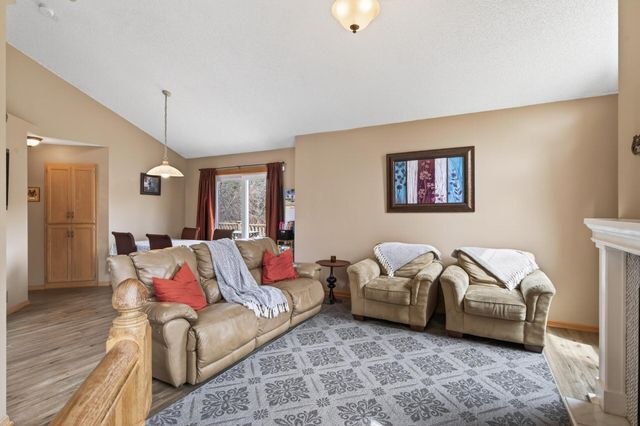 14810 40th Avenue N, Plymouth, MN 55446