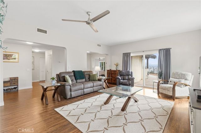 31016 E Sunset Drive N, Redlands, CA 92373