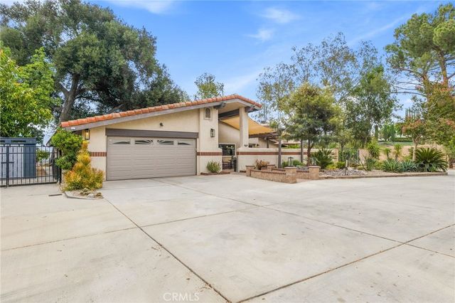 31016 E Sunset Drive N, Redlands, CA 92373
