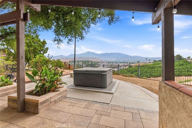 31016 E Sunset Drive N, Redlands, CA 92373