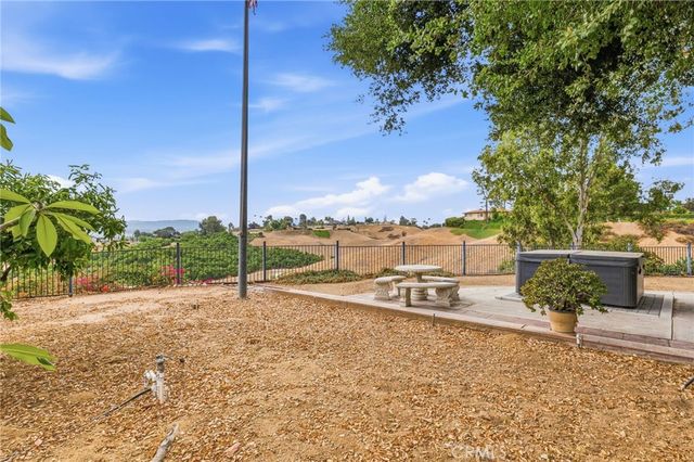 31016 E Sunset Drive N, Redlands, CA 92373