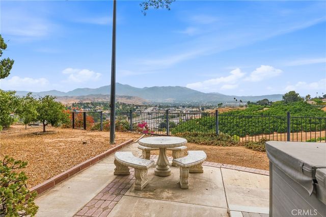 31016 E Sunset Drive N, Redlands, CA 92373