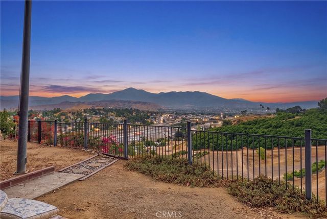 31016 E Sunset Drive N, Redlands, CA 92373