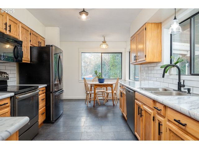 35413 PITTSBURG Rd, St Helens, OR 97051