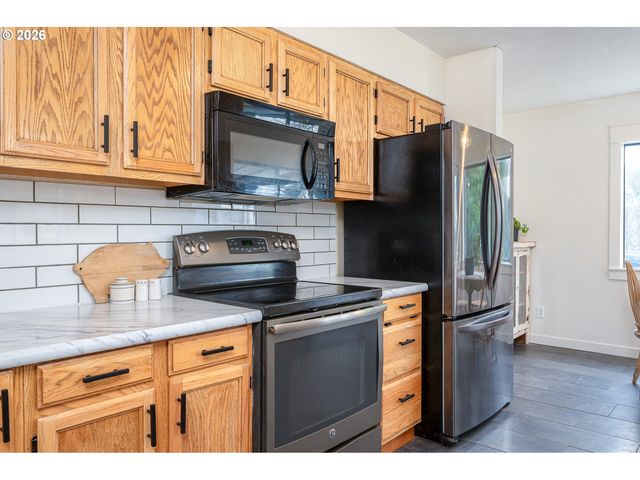 35413 PITTSBURG Rd, St Helens, OR 97051