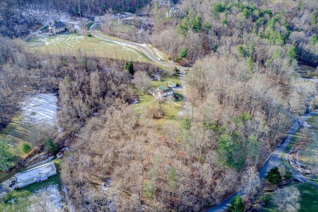 8321 Poplar Springs LN, Roanoke, VA 24018