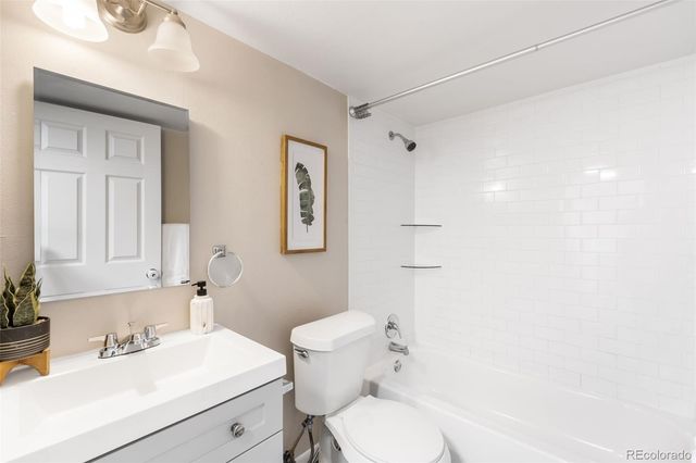 10040 Holland Court, Broomfield, CO 80021
