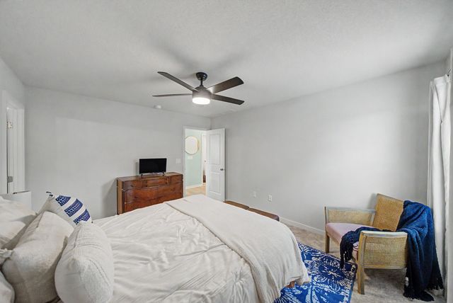 4342 Grover Woods Lane, Des Moines, IA 50317