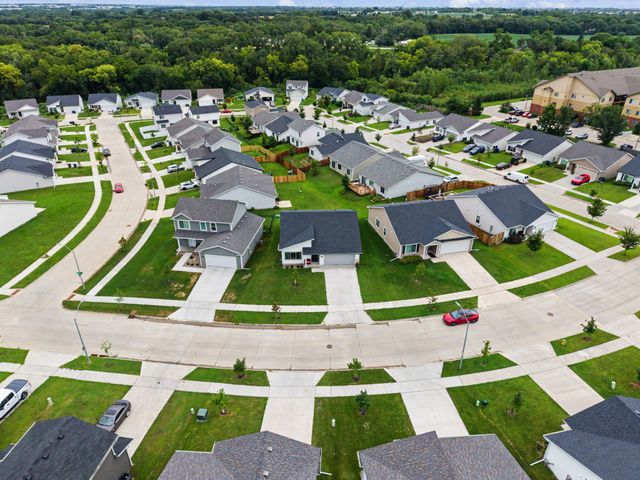 4342 Grover Woods Lane, Des Moines, IA 50317