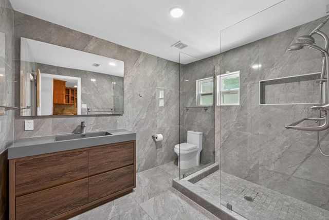 5818 39TH STREET N, St Petersburg, FL 33714