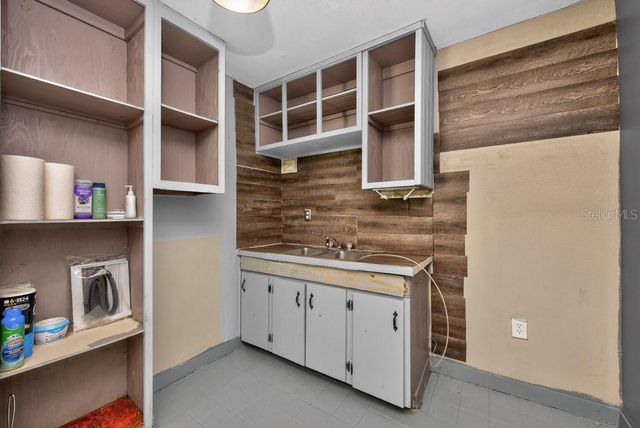 5818 39TH STREET N, St Petersburg, FL 33714