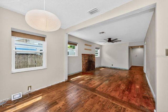 5818 39TH STREET N, St Petersburg, FL 33714