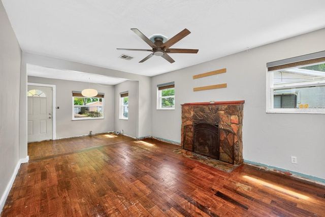 5818 39TH STREET N, St Petersburg, FL 33714