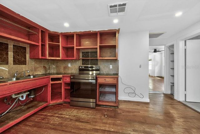 5818 39TH STREET N, St Petersburg, FL 33714