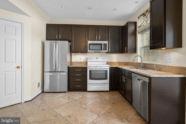 4384 SUTLER HILL SQ, Fairfax, VA 22033