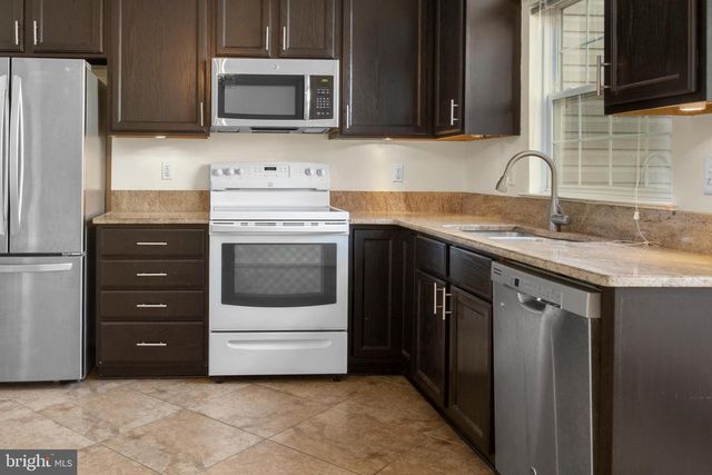 4384 SUTLER HILL SQ, Fairfax, VA 22033