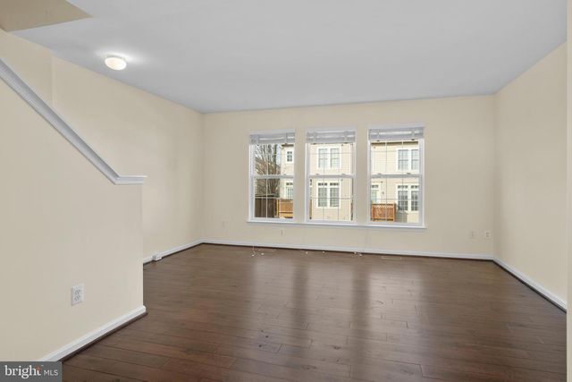 4384 SUTLER HILL SQ, Fairfax, VA 22033