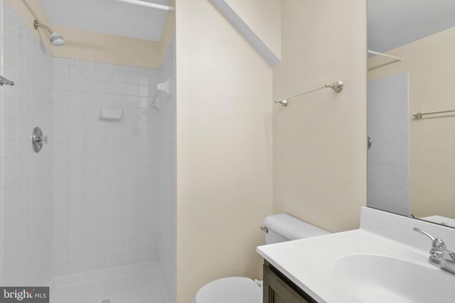 4384 SUTLER HILL SQ, Fairfax, VA 22033