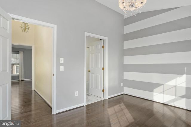 4384 SUTLER HILL SQ, Fairfax, VA 22033