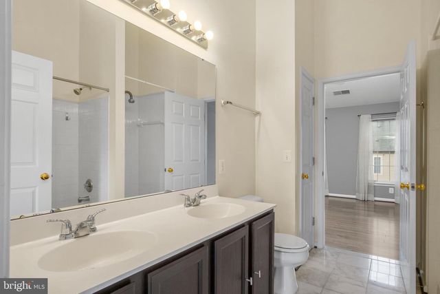 4384 SUTLER HILL SQ, Fairfax, VA 22033