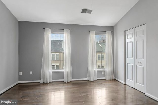 4384 SUTLER HILL SQ, Fairfax, VA 22033