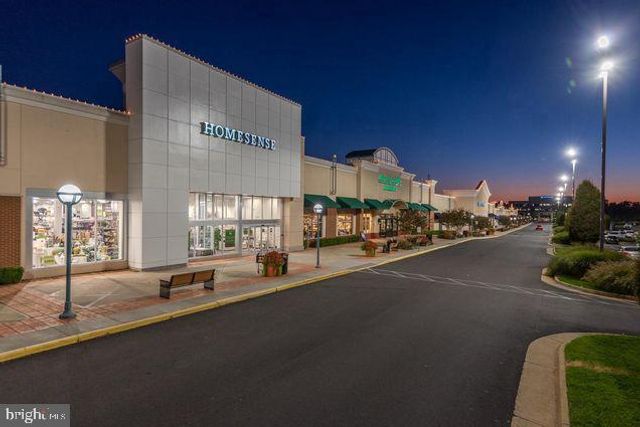 4384 SUTLER HILL SQ, Fairfax, VA 22033